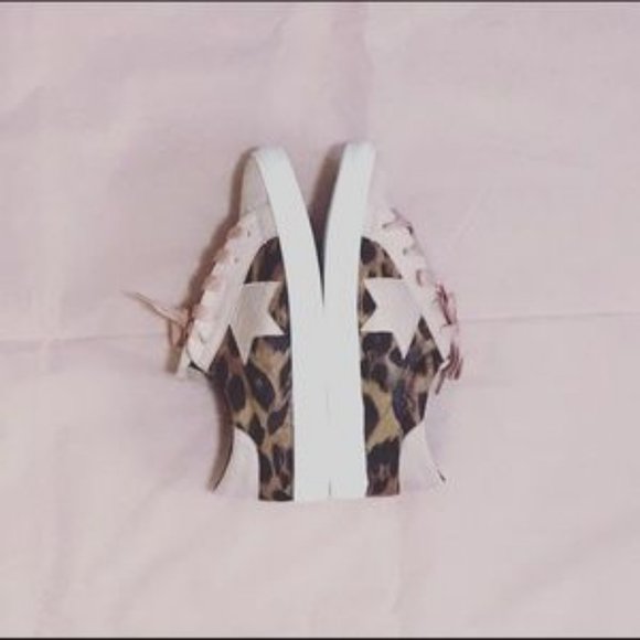❗️last 1❗️ Pink Leopard and Star Sneakers Size 6 - Picture 5 of 5
